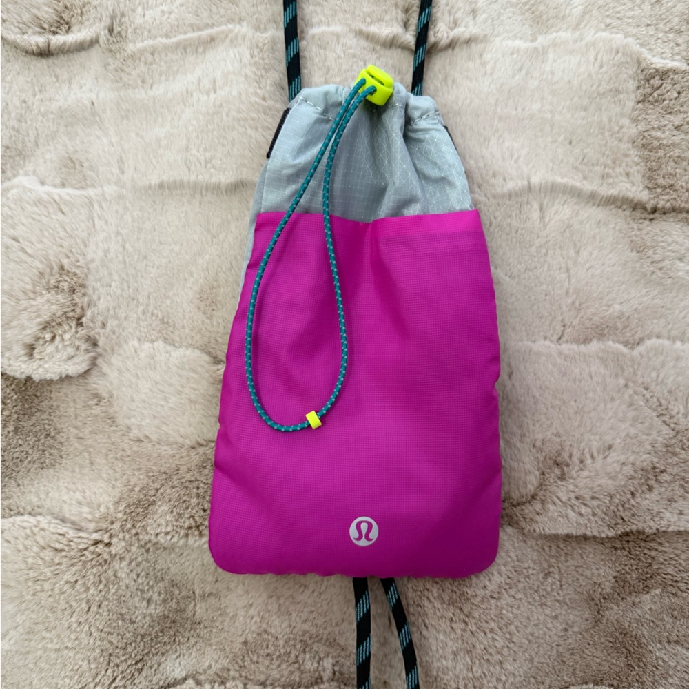 lululemon mini bag